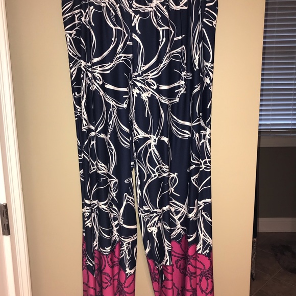 Woman’s pants - Picture 2 of 3